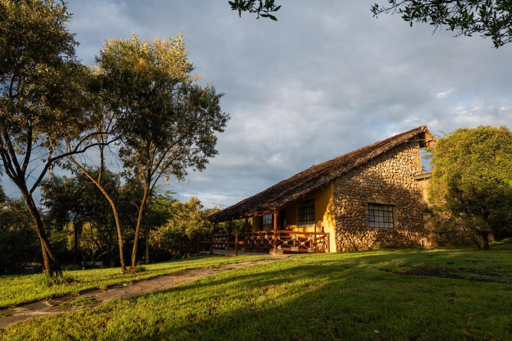 Naivasha Kongoni Lodge - Lakefront Getaway ภายนอก รูปภาพ